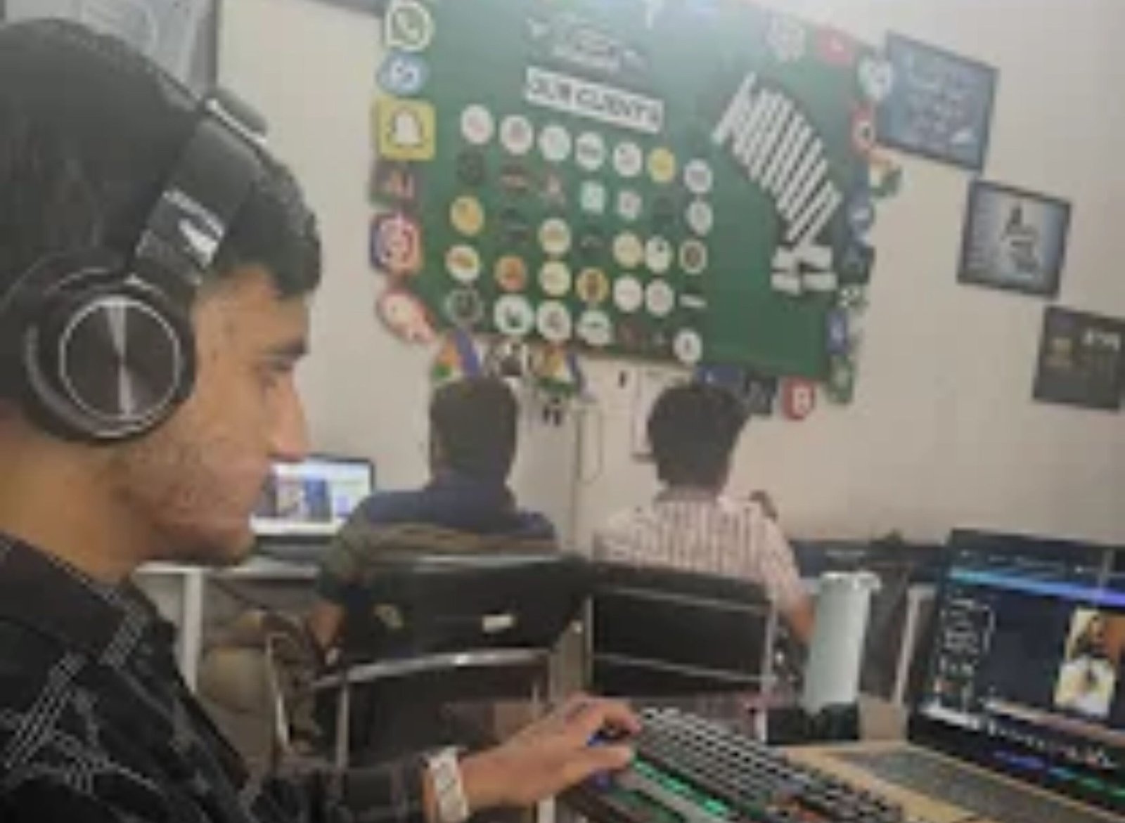 Student learning digital skills in sirsa. Digital marketing training in sirsa